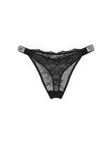 Tanga de encaje negro con tiras laterales brillantes decoradas con pedrería y el logo de la marca.