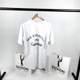 Remera blanca de algodón con estampa negra en la espalda con la frase "San Francisco 1982 California".