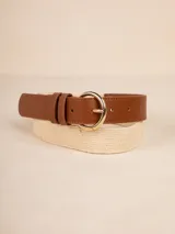 Cinturón marrón con hebilla redonda dorada y cuerpo de soga color beige.