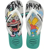 Ojotas Havaianas con diseño estampado de Los Simpson, con tiras blancas y base en color turquesa y gris.