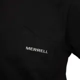 Remera negra de corte holgado con cuello redondo, mangas cortas y un bolsillo frontal en el lado izquierdo con el logo de la marca estampado.