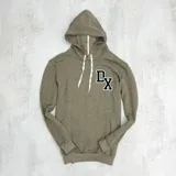 Canguro rústico color verde grisáceo con capucha y cordones blancos. Estampado en el pecho con las letras 'DX' en blanco y negro.