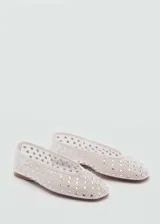 Ballerinas color plateado con apliques de strass.