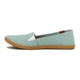 Zapatilla casual Moleca para mujer, tipo alpargata baja de color amarillo, con perforaciones en toda la capellada para mayor ventilación, suela texturizada tipo yute y detalle de aplique marrón con un corazón metálico en el talón.