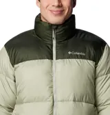 Campera puffer Columbia modelo Puffect III, con diseño de bloques de color en verde oscuro y beige. Presenta cuello alto, cierre frontal completo, bolsillos laterales con cierre y puños elásticos.
