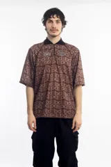 Remera deportiva marrón