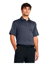 Chomba Under Armour modelo Tech Polo, de manga corta en color azul oscuro, con cuello polo y cierre frontal de botones. Confeccionada en tejido ligero y fresco ideal para entrenamiento o golf.