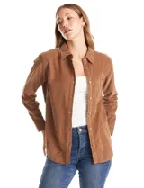 Camisa de pana marca Dash, color violeta, con cuello clásico, cierre frontal de botones y un bolsillo aplicado en el pecho.