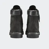 Botas Timberland 6 Inch Premium Waterproof de cuero negro, con construcción impermeable y costuras selladas. Cuentan con cuellos de cuero acolchados para mayor comodidad alrededor del tobillo.