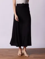 Falda larga color beige de lino y rayón, con pretina ancha, pasadores y cinturón con hebilla redonda. Marca Tahari.