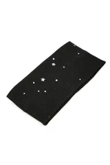 Vincha de tejido acanalado color negro, con apliques metálicos en forma de estrellas y puntos brillantes.