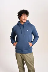 Hoodie de algodón color azul, con capucha ajustable mediante cordones, bolsillo frontal tipo canguro y logo bordado de la marca en el pecho.