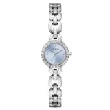 Reloj analógico de cuarzo con caja y malla de acero inoxidable plateado. Presenta una esfera pequeña de 22 mm en color celeste con acabado sunray y bisel con el logo de la marca grabado y detalles de cristales.