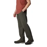 Pantalón Columbia Flex Roc Pant de corte recto en color verde militar, con bolsillos laterales y tecnología de protección solar.