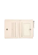 Monedero de cuero sintético color negro, con cierre de broche imantado, compartimentos para tarjetas, visor transparente para identificación y bolsillo exterior con cierre.