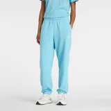 Pantalón de jogging New Balance de corte holgado, con cintura elástica, bolsillos laterales y logo bordado en la pierna izquierda.