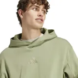Hoodie de felpa de algodón color verde militar, con capucha, bolsillo estilo canguro y el logo de la marca bordado en el centro del pecho.