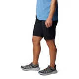 Short cargo negro Columbia, con tecnología Omni-Shade y Omni-Wick, cintura con elástico parcial y bolsillos laterales.
