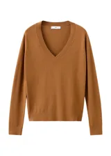 Jersey de punto fino tostado, de corte recto, con escote en V y manga larga.