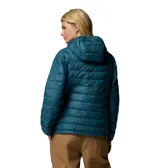 Campera puffer Columbia modelo Powder Lite II, color azul petróleo, con capucha integrada, cierre frontal completo, bolsillos laterales con cremallera y puños elásticos. Cuenta con tecnología termorreflectante y aislamiento sintético.