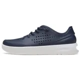 Championes deportivos Crocs InMotion Pacer, color negro con suela blanca. Diseño con cordones elásticos y perforaciones en los laterales y la puntera para mayor transpirabilidad.