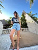 Remerón negro con estampa frontal con texto "New York Brooklyn Motorcyles Run and Wave".