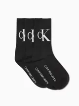 Pack de tres pares de medias negras de largo medio, con logo 'CK' en la parte superior y la leyenda 'Calvin Klein Jeans' en el pie.