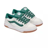 Zapatillas Vans Hylane blancas con detalles en verde oscuro y suela de goma color caramelo.