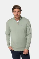 Buzo liso de punto fino en hilo de algodón color azul marino, con cuello alto y cierre frontal parcial con detalle de tirador de cuero.