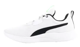Championes deportivos Puma modelo Resolve Smooth, color blanco con detalles en negro. Presentan una parte superior de malla transpirable, cierre con cordones y suela de goma blanca con amortiguación.