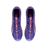 Championes de fútbol Puma Ultra 5 Play FG/AG, color violeta con detalles en rosa y naranja.