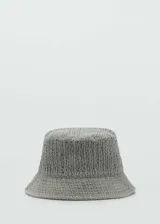 Gorro tipo bucket color gris, tejido con textura en 100% algodón.
