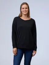 Remera negra de modal, marca French Laundry, con escote redondo y mangas largas.