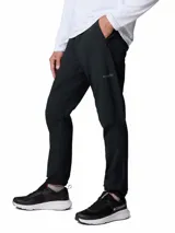Pantalón de trekking Columbia modelo Triple Canyon P Ii Omni-Shade, color negro, de corte recto y diseño funcional para actividades al aire libre.