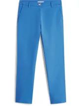 Pantalón chino Tommy Hilfiger para mujer, color celeste, de corte recto, con trabillas para cinturón, bolsillos laterales y cierre frontal con botón y cremallera.