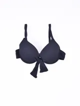 Top de bikini negro con copas moldeadas y detalle de lazo en el centro delantero.