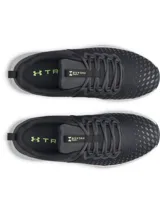 Championes Under Armour Charged Engage 2 color gris oscuro con suela blanca y logo en verde claro.