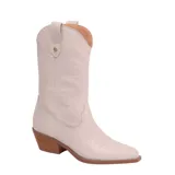 Bota estilo tejana de caña media, color marfil, con bordados decorativos en el cuerpo y taco cuadrado de madera.