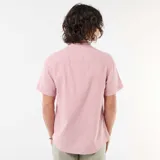 Camisa de manga corta y cuello mao en mezcla de lino, color rosa, con cierre frontal de botones.