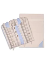 Buzo de lino RKF para hombre, con capucha, cordón ajustable, cierre frontal parcial con botones y bolsillo tipo canguro. Presenta un diseño de rayas verticales en tonos beige, celeste y marrón claro.