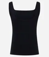 Blusa de canalé color bordo, sin mangas, con escote cuadrado y tirantes anchos.