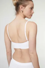 Soutien bralette color rosa viejo de microfibra sin costuras, con breteles regulables y espalda entera.