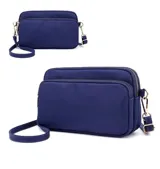 Cartera bandolera rectangular de nylon impermeable, con tres compartimentos con cierre y correa regulable.