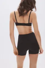 Pack de dos culottes de tiro alto confeccionados en punto elástico supersuave, con diseño liso y ajuste ceñido.
