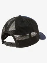 Gorro trucker Quiksilver modelo Sea Satchel, color azul marino con red trasera negra y parche frontal estampado con logo y degradado multicolor.
