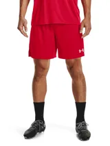 Short deportivo Under Armour modelo UA M S Golazo 3.0, color rojo con logo blanco estampado en el lateral y aberturas en el bajo.