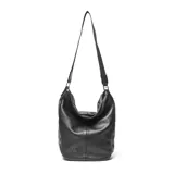 Bolso hobo negro de cuero sintético con correa ancha con el logo de la marca en blanco.