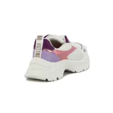 Championes casuales de mujer marca Vizzano, color blanco con detalles multicolor en verde, naranja y violeta. Presentan diseño chunky con suela gruesa texturizada y cordones blancos.