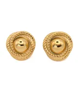 Par de aros tipo stud dorados con diseño vintage.