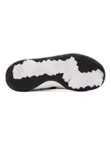 Championes de básquet Under Armour Jet 25, con capellada de materiales mixtos en color blanco, negro y detalles amarillos, entresuela Micro G® y suela de goma resistente.